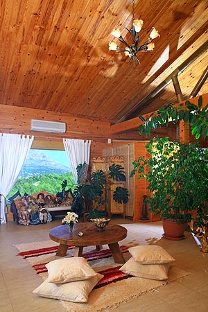 2561-14.jpg 2561-14.jpg