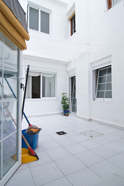 6patio.jpg